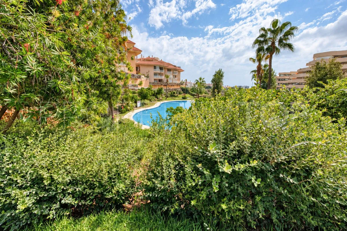 Apartamento de 2 dormitorios en venta en Fuengirola