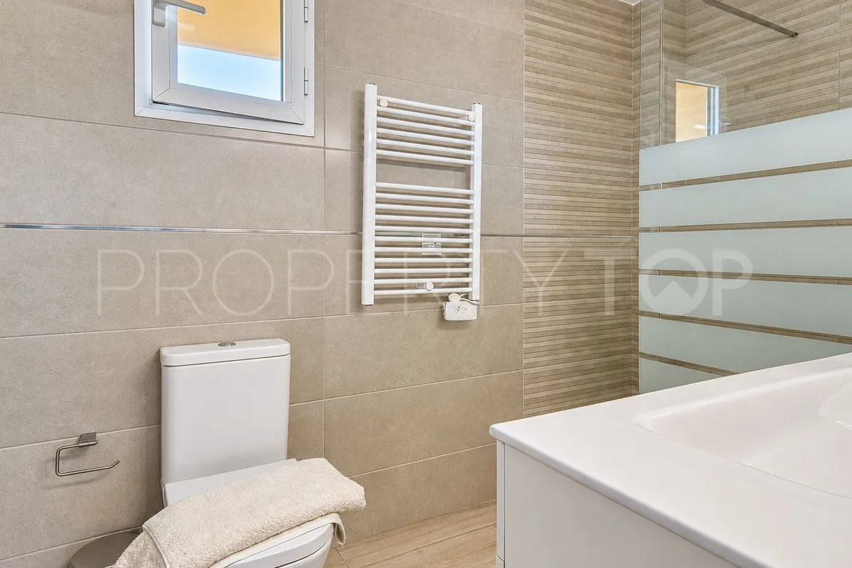 Apartamento de 2 dormitorios en venta en Fuengirola