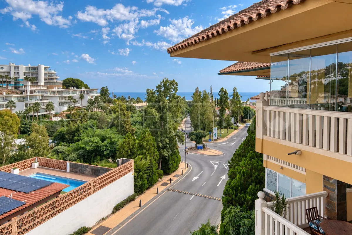 Apartamento de 2 dormitorios en venta en Fuengirola