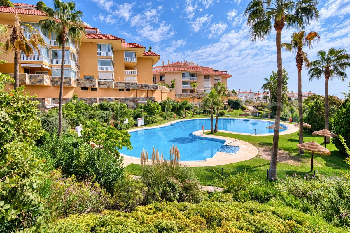 Apartamento de 2 dormitorios en venta en Fuengirola