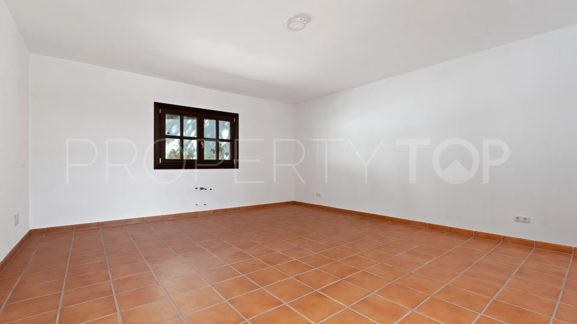 Casares Montaña villa for sale