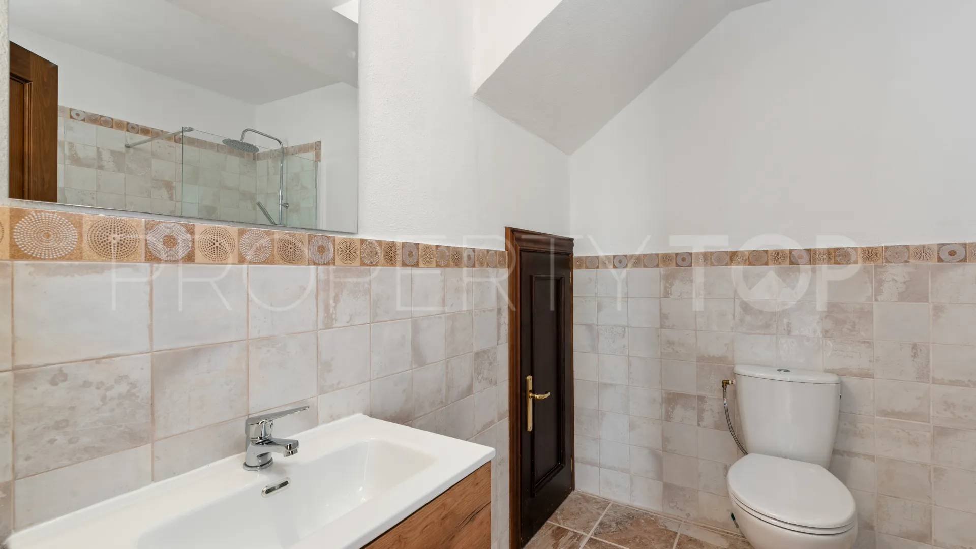 Casares Montaña villa for sale