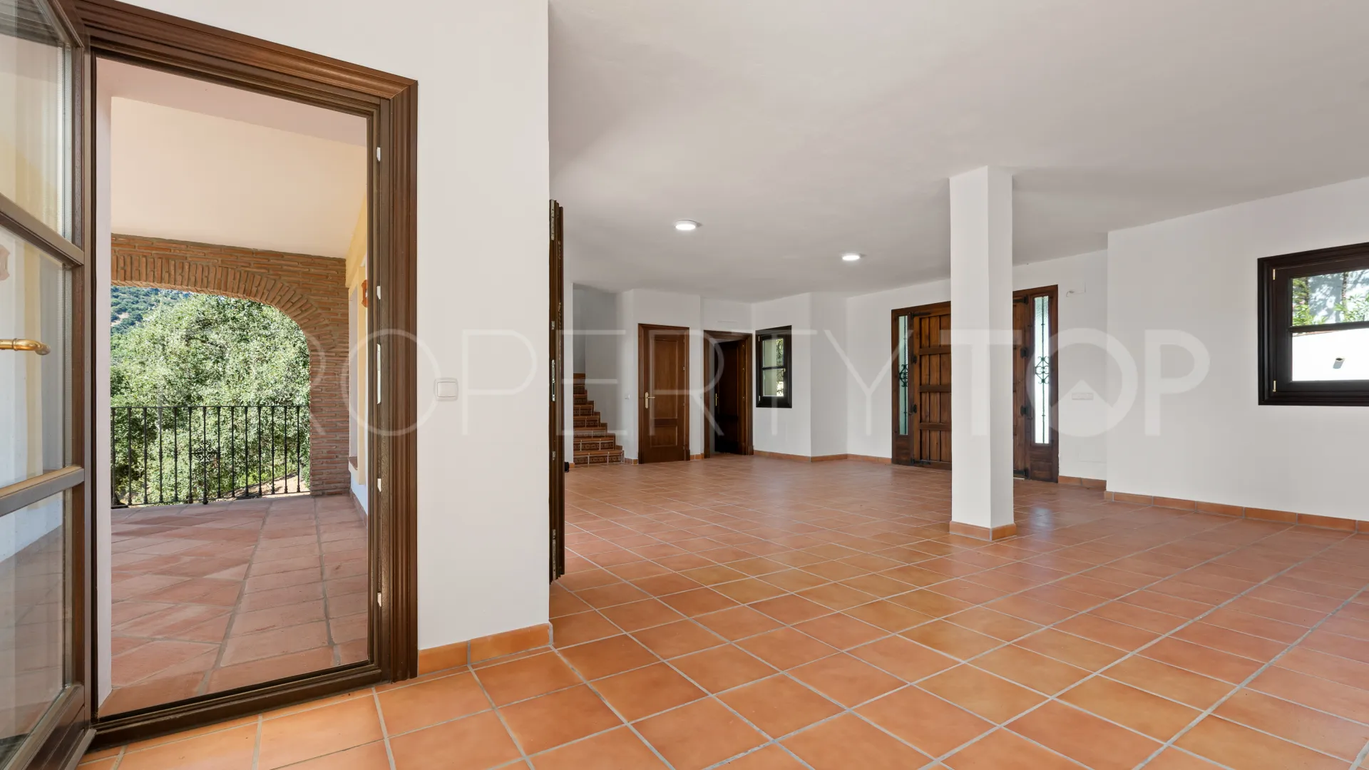 Casares Montaña villa for sale