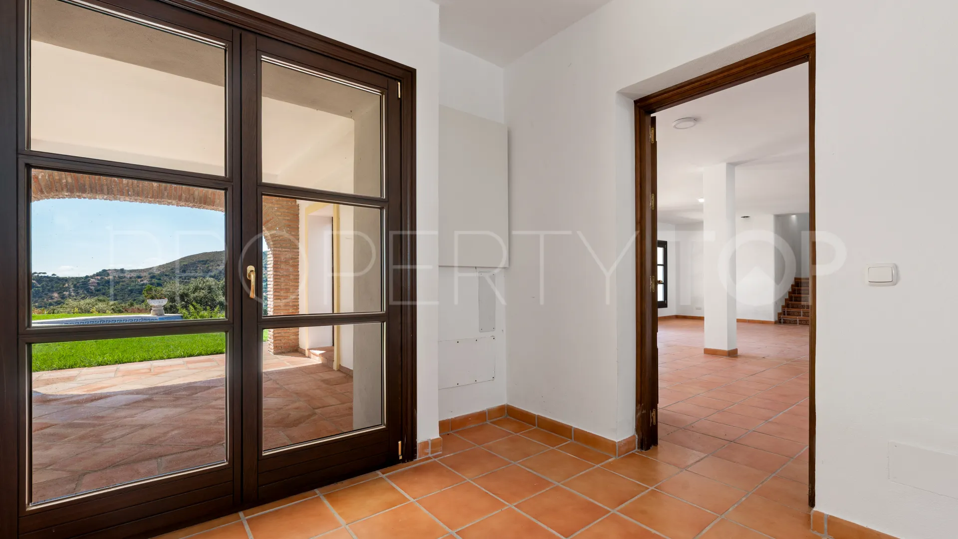 Casares Montaña villa for sale