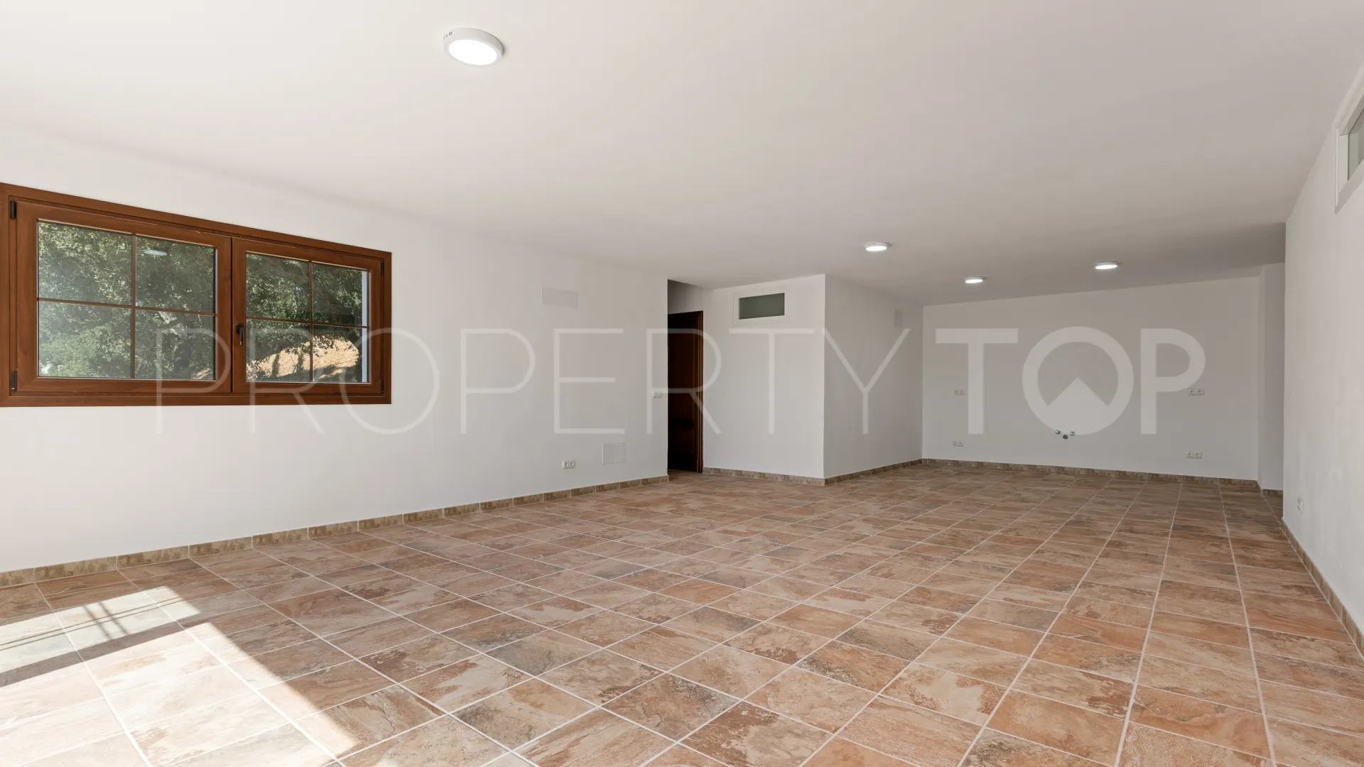 Casares Montaña villa for sale