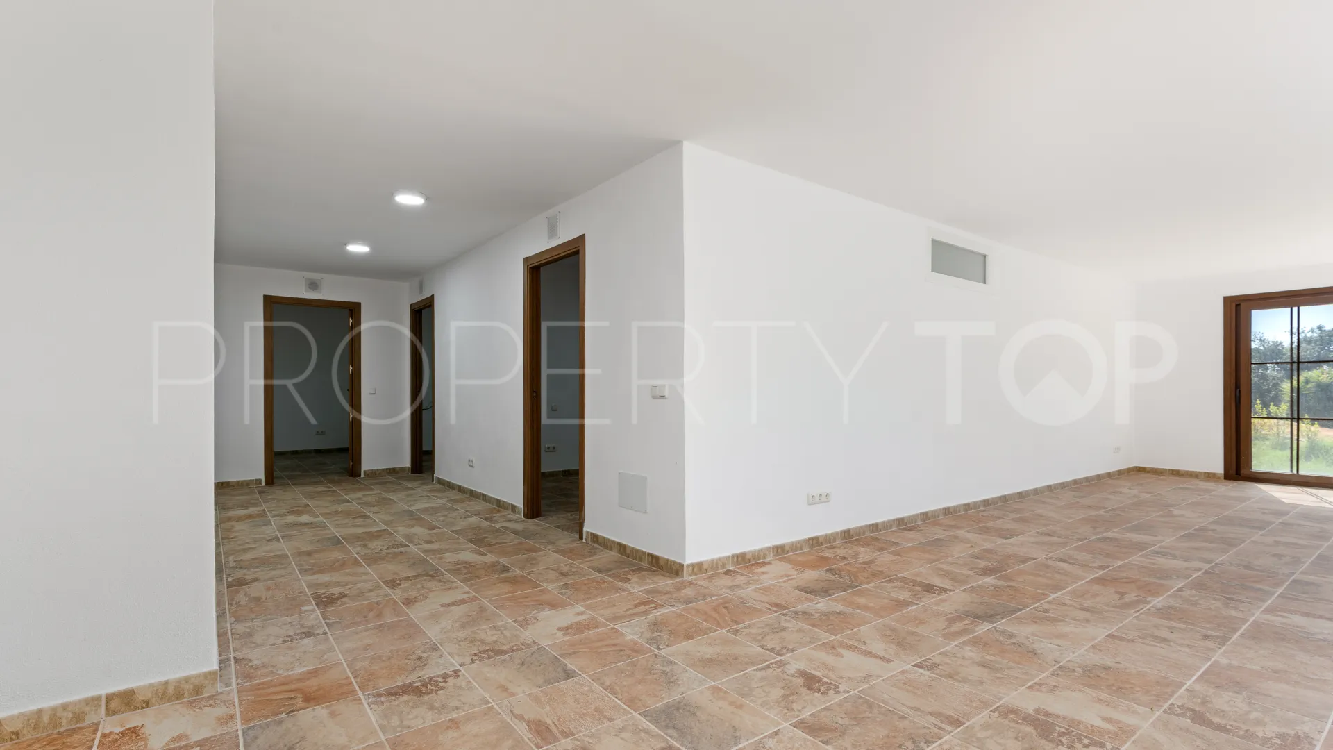 Casares Montaña villa for sale