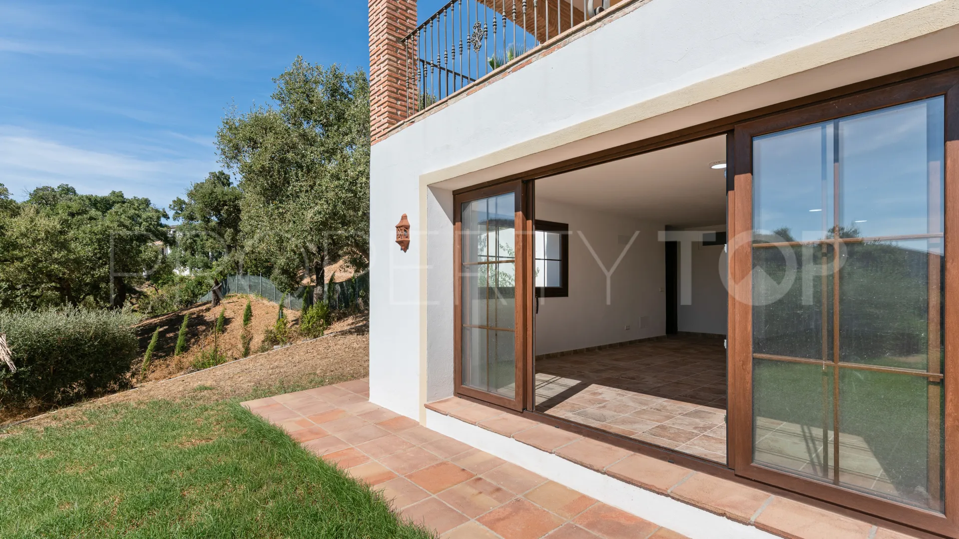 Casares Montaña villa for sale