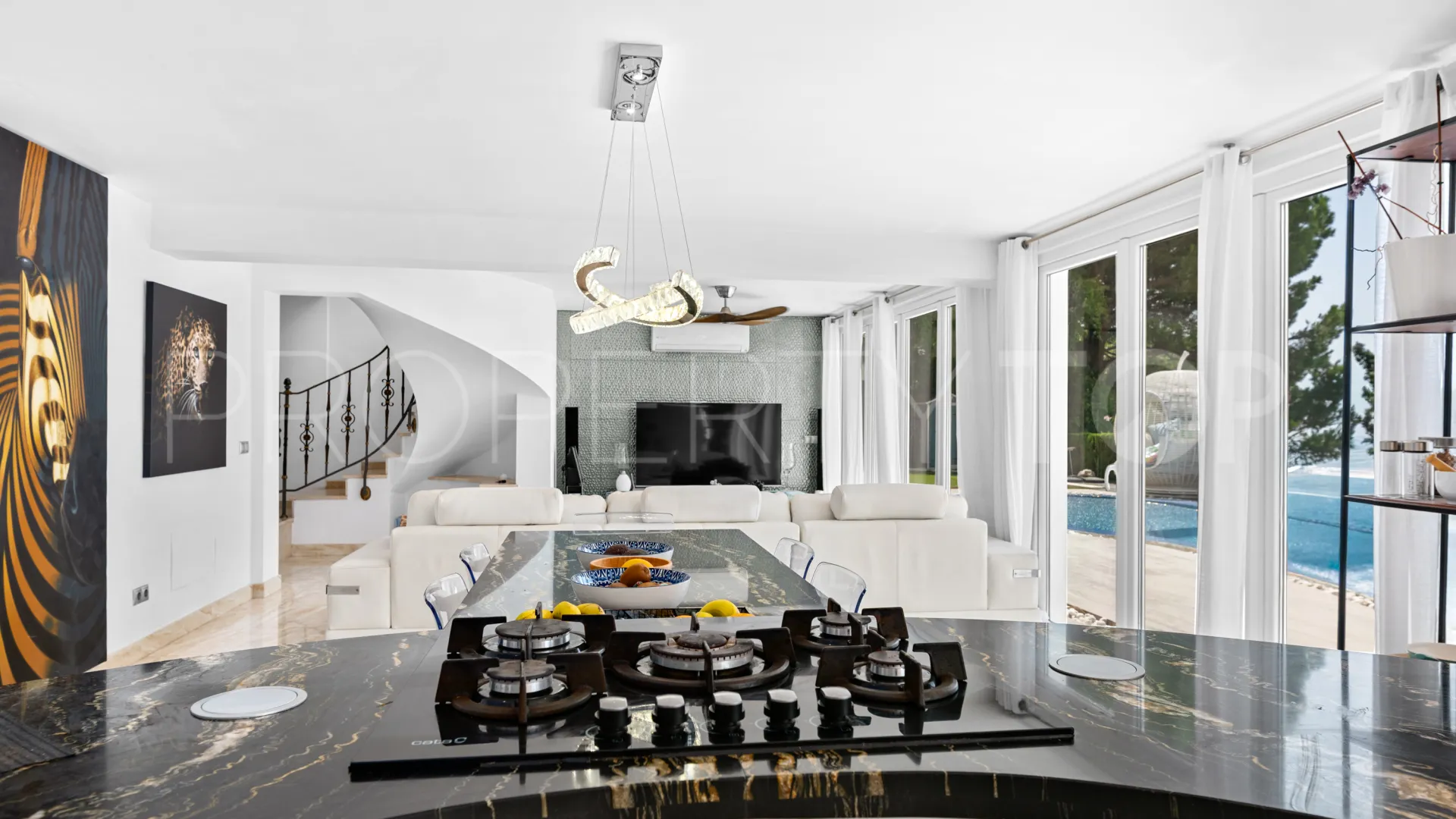 Elviria, villa con 5 dormitorios en venta