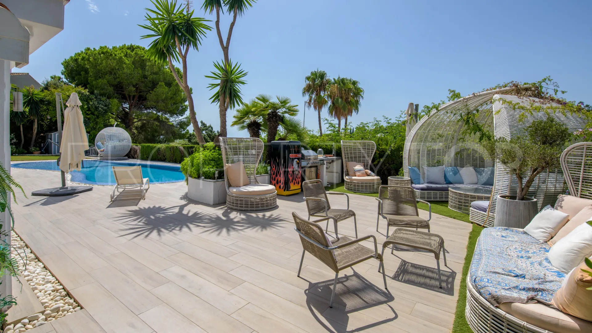Elviria, villa con 5 dormitorios en venta