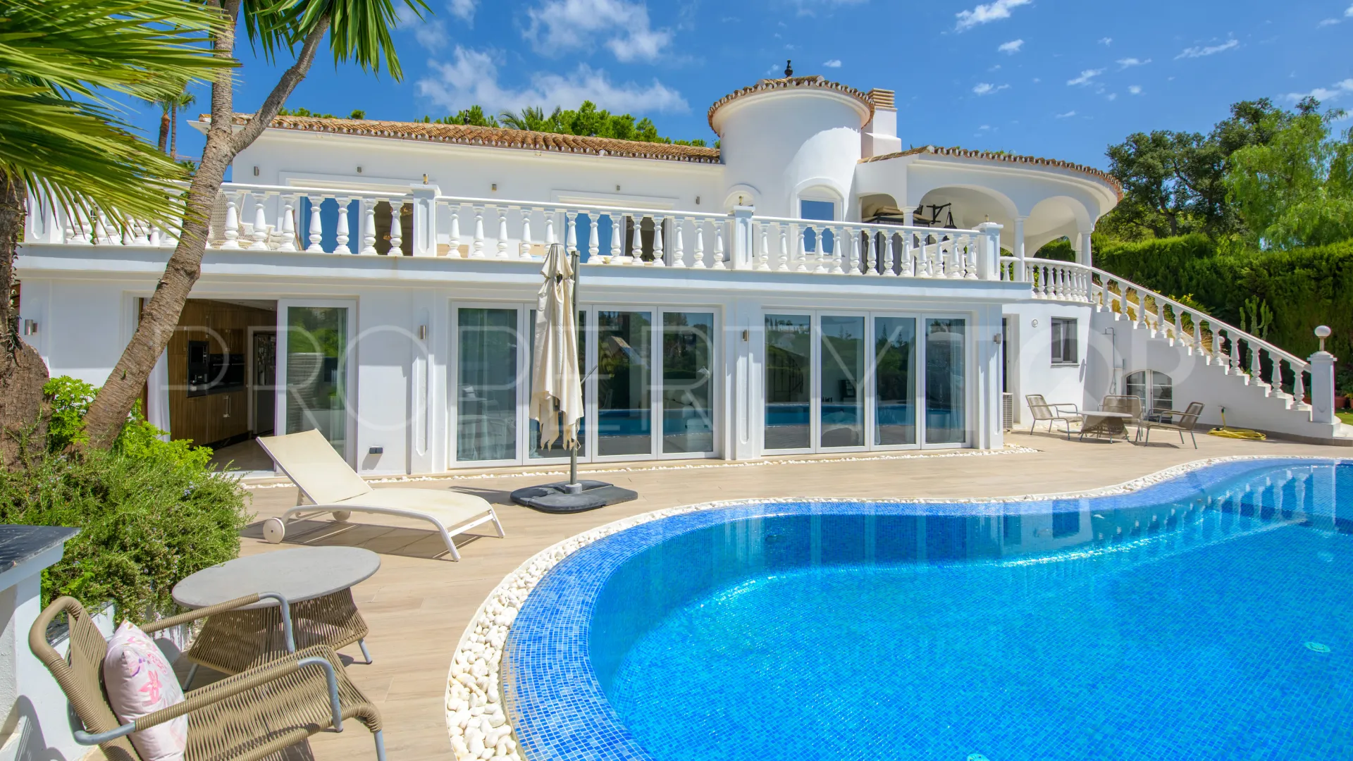 Elviria, villa con 5 dormitorios en venta