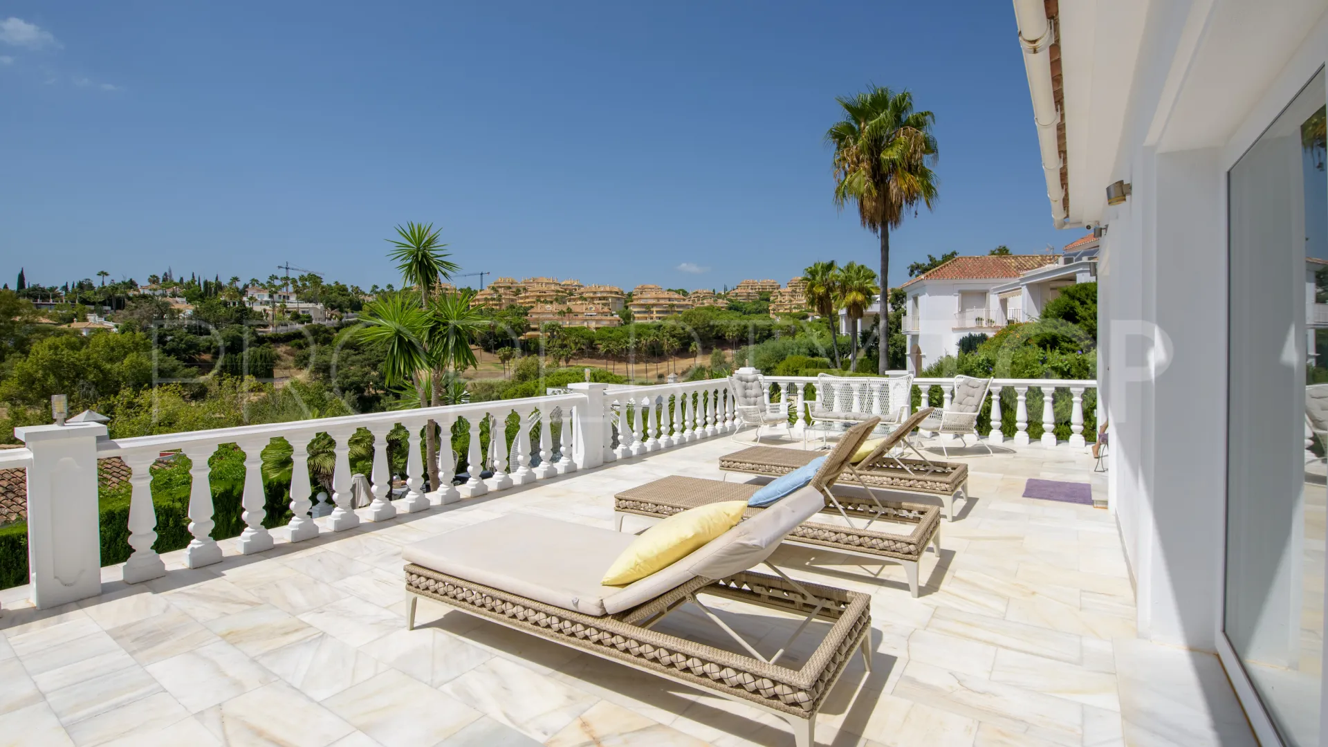 Elviria, villa con 5 dormitorios en venta