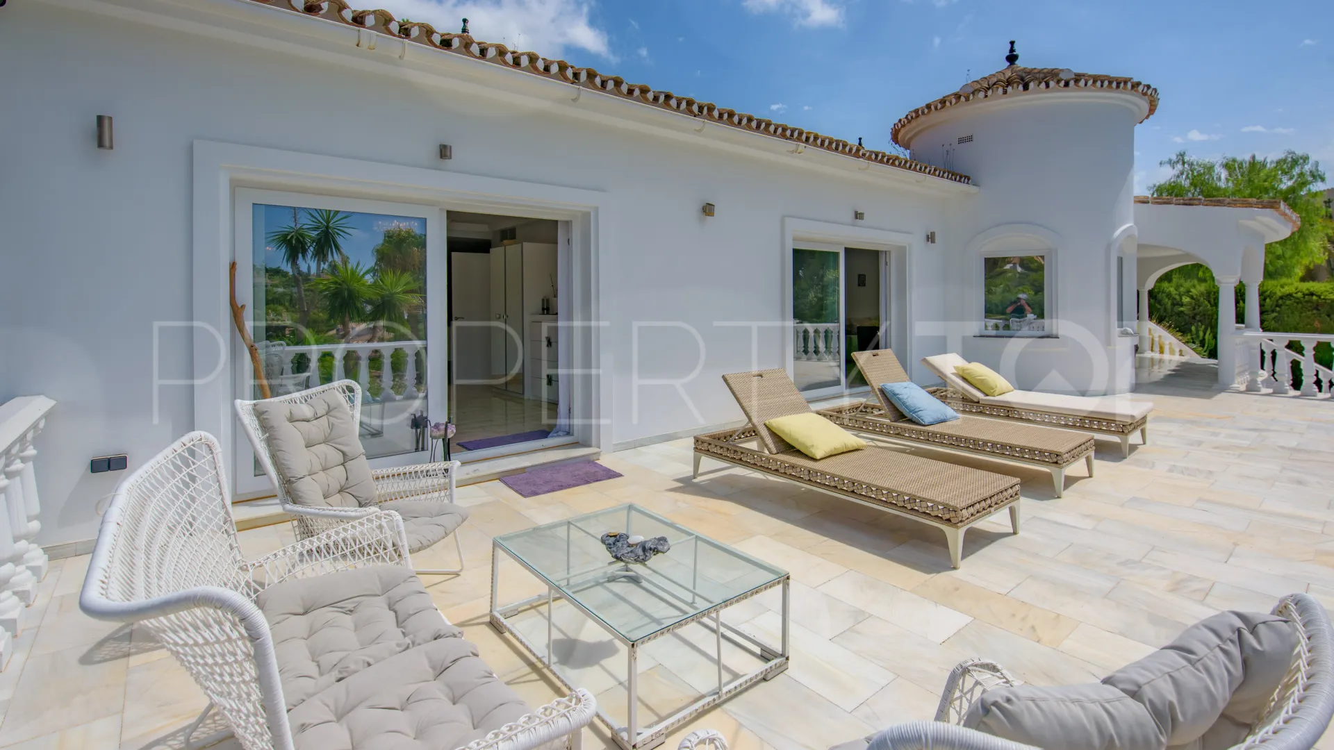 Elviria, villa con 5 dormitorios en venta