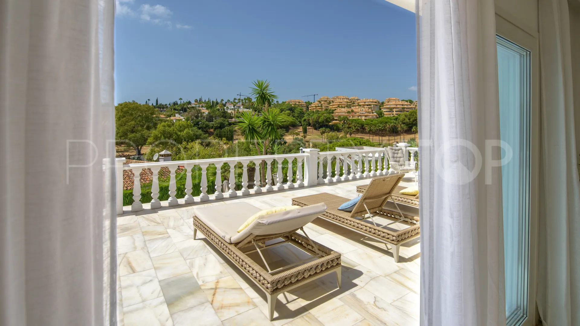 Elviria, villa con 5 dormitorios en venta