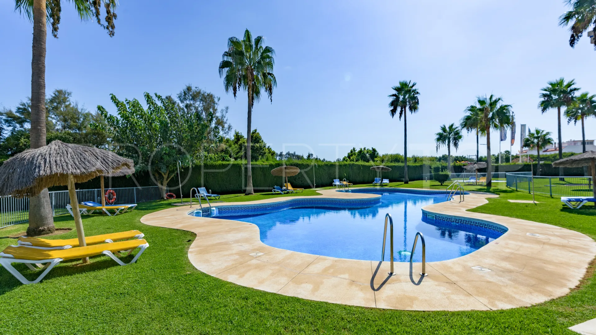 Penthouse for sale in Casares Playa with 3 bedrooms