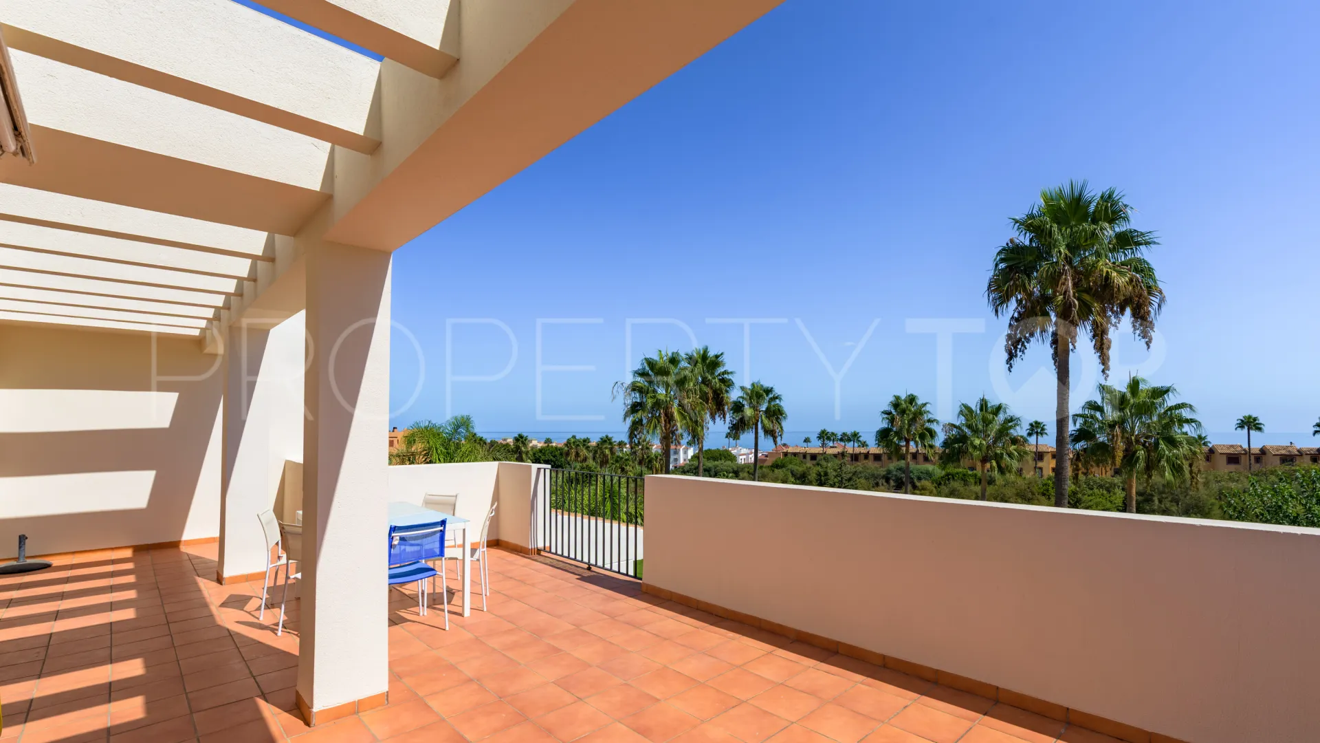 Penthouse for sale in Casares Playa with 3 bedrooms