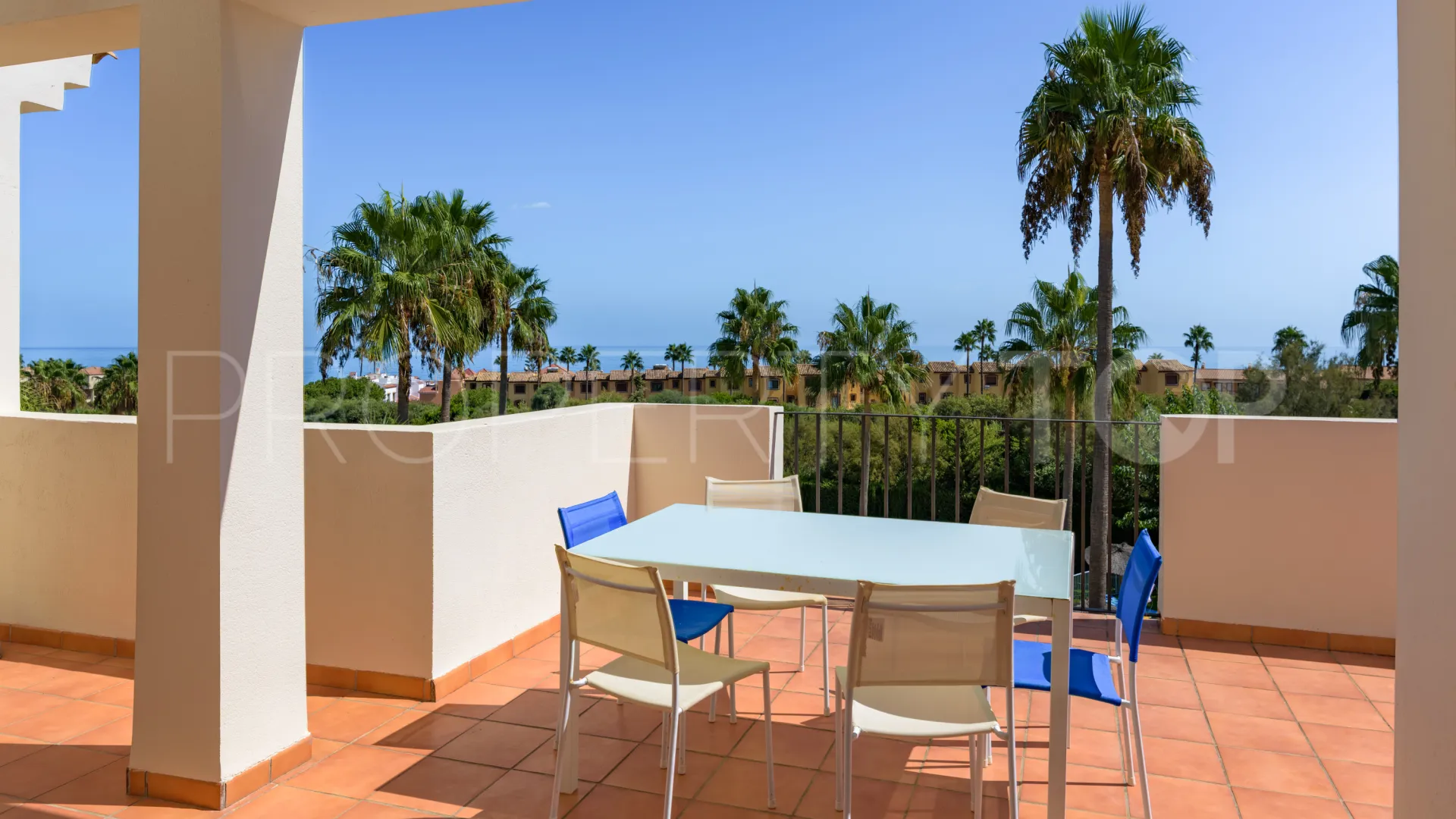 Penthouse for sale in Casares Playa with 3 bedrooms