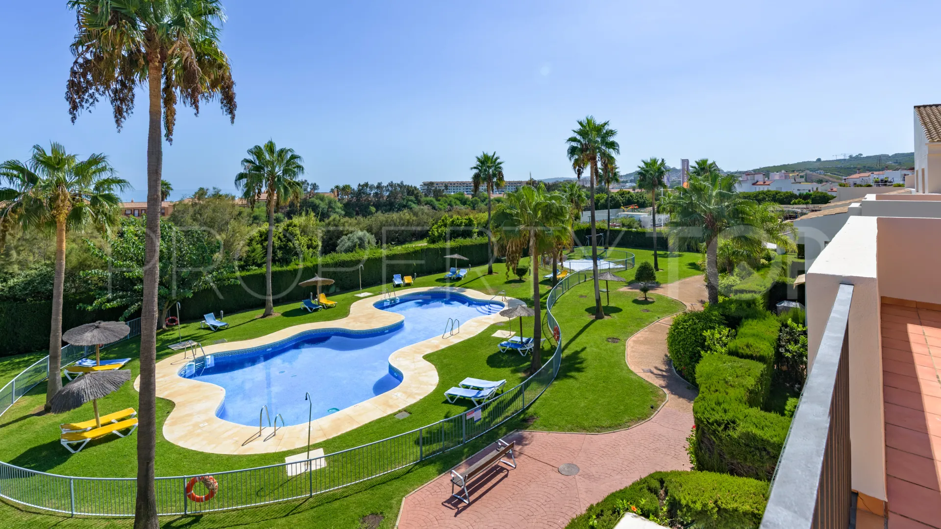 Penthouse for sale in Casares Playa with 3 bedrooms