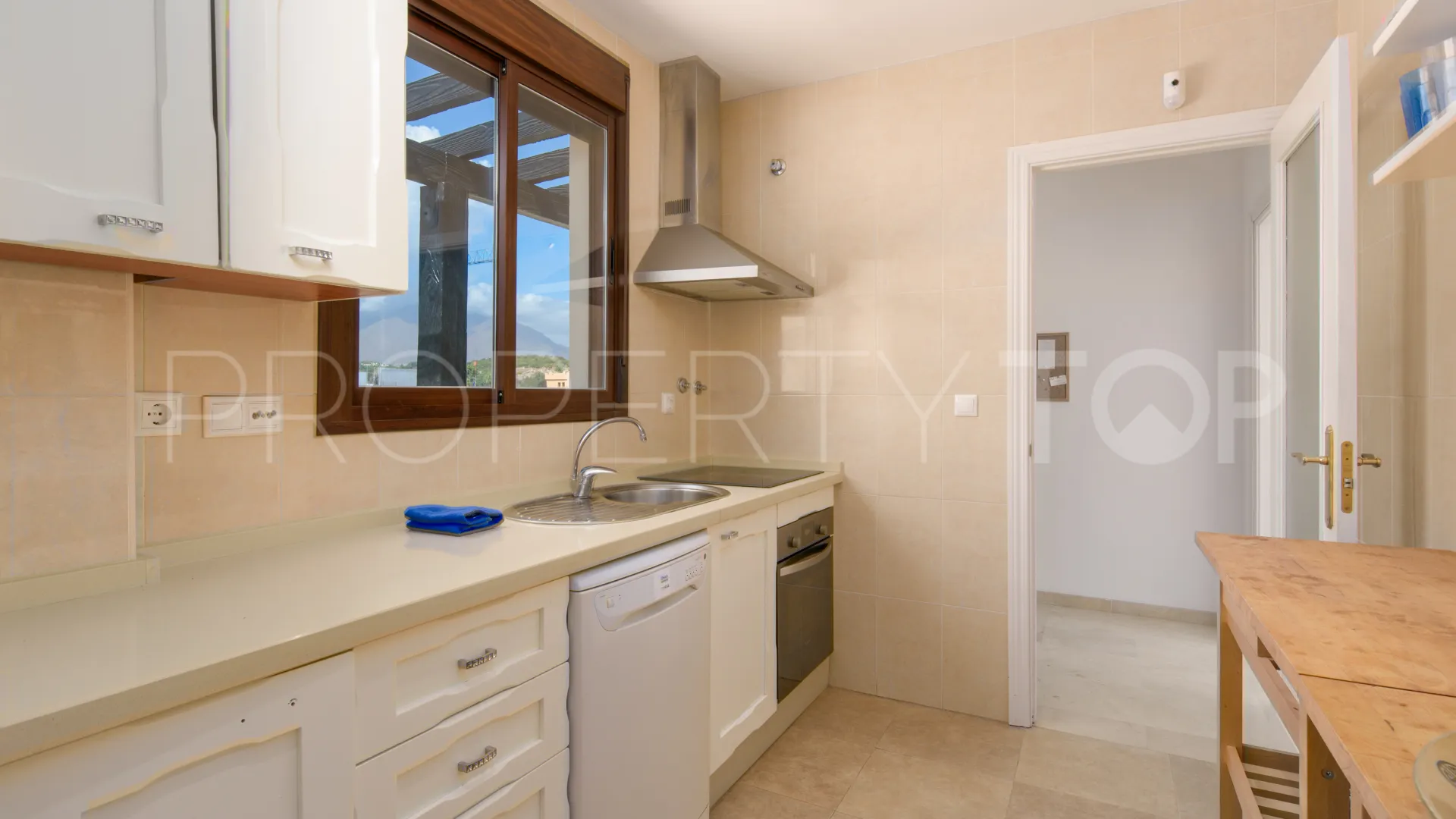 Penthouse for sale in Casares Playa with 3 bedrooms