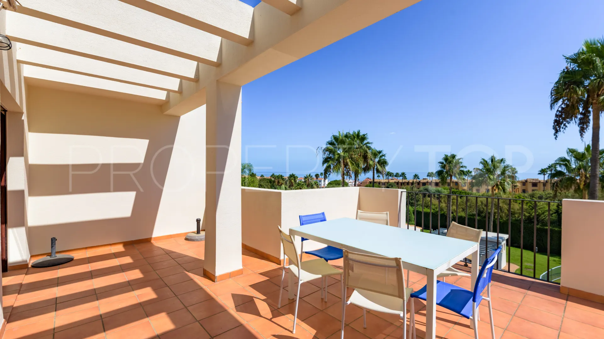 Penthouse for sale in Casares Playa with 3 bedrooms