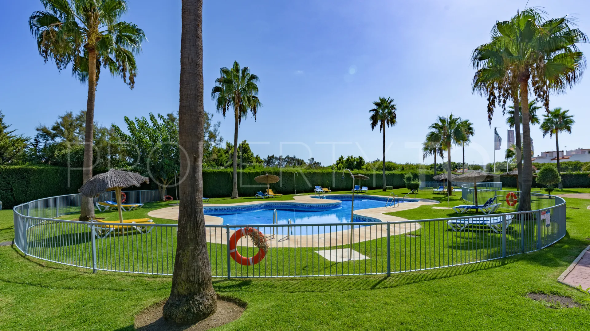 Penthouse for sale in Casares Playa with 3 bedrooms