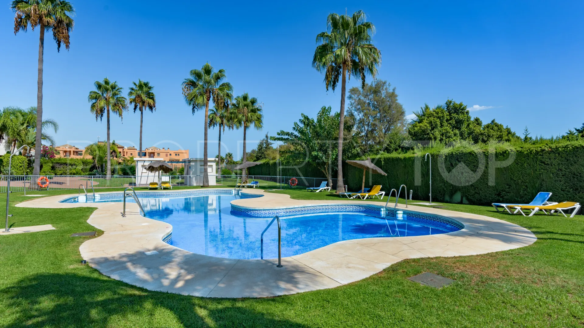 Penthouse for sale in Casares Playa with 3 bedrooms