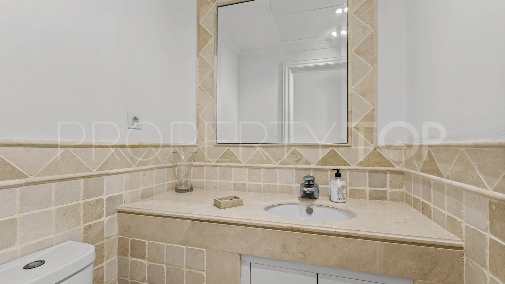 3 bedrooms penthouse in Majestic for sale