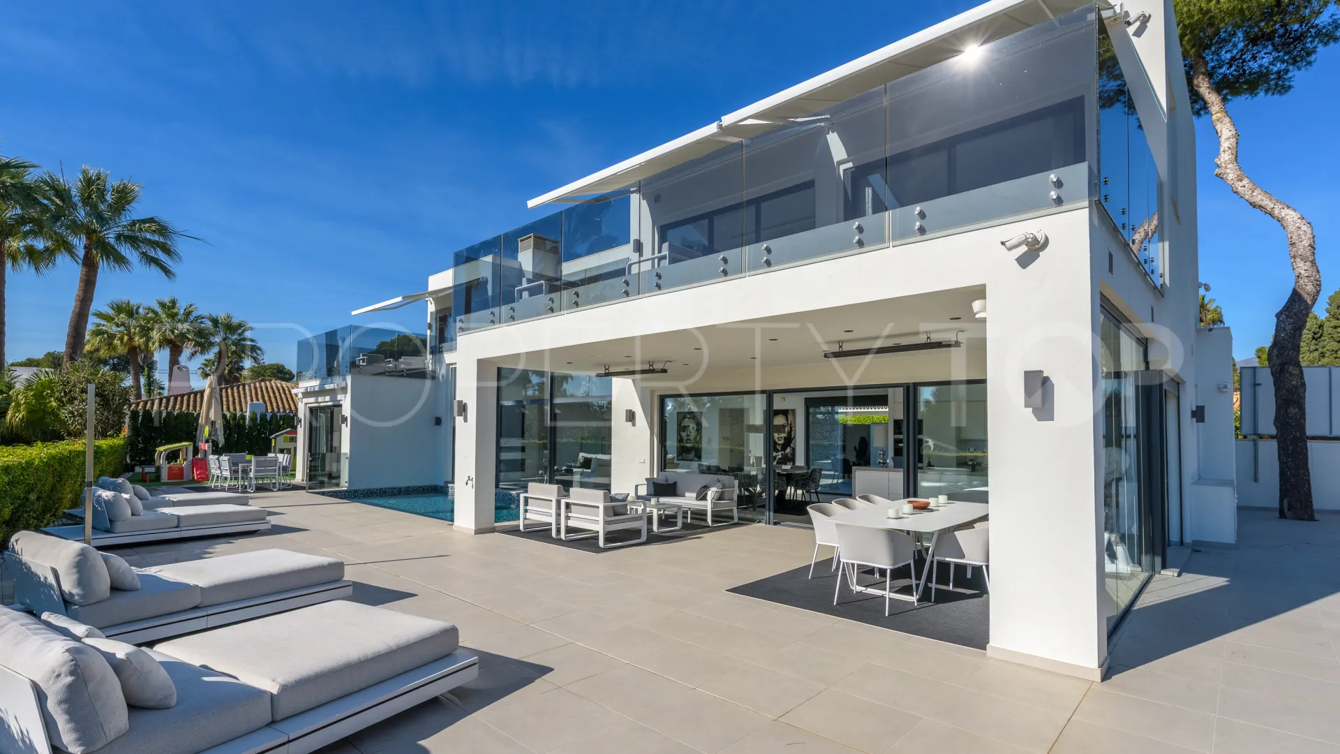 Villa con 4 dormitorios en venta en Los Monteros