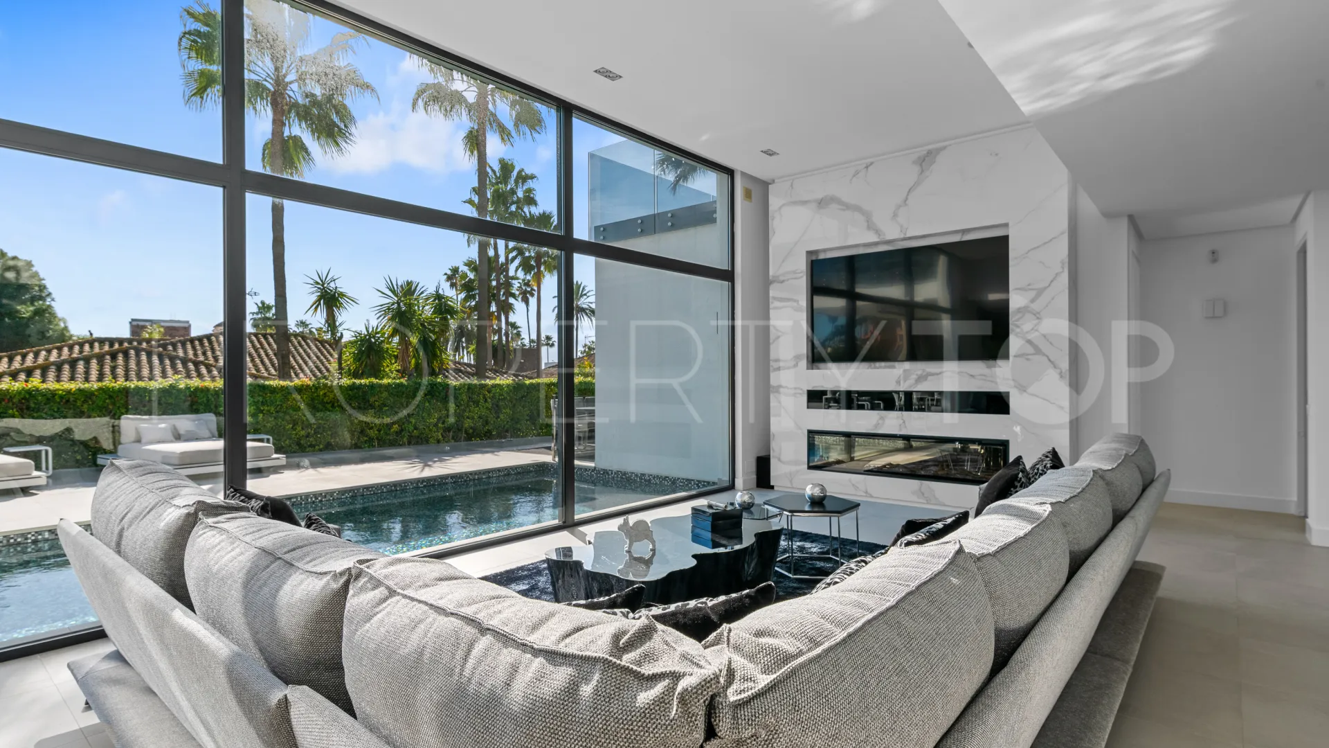 Villa con 4 dormitorios en venta en Los Monteros