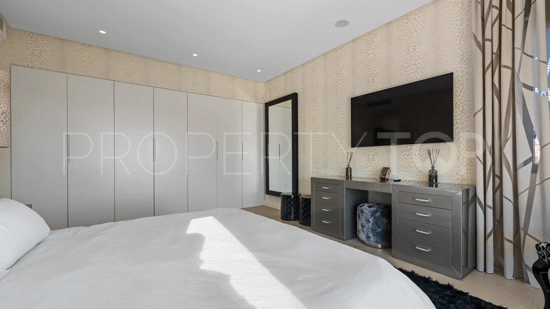 Villa con 4 dormitorios en venta en Los Monteros