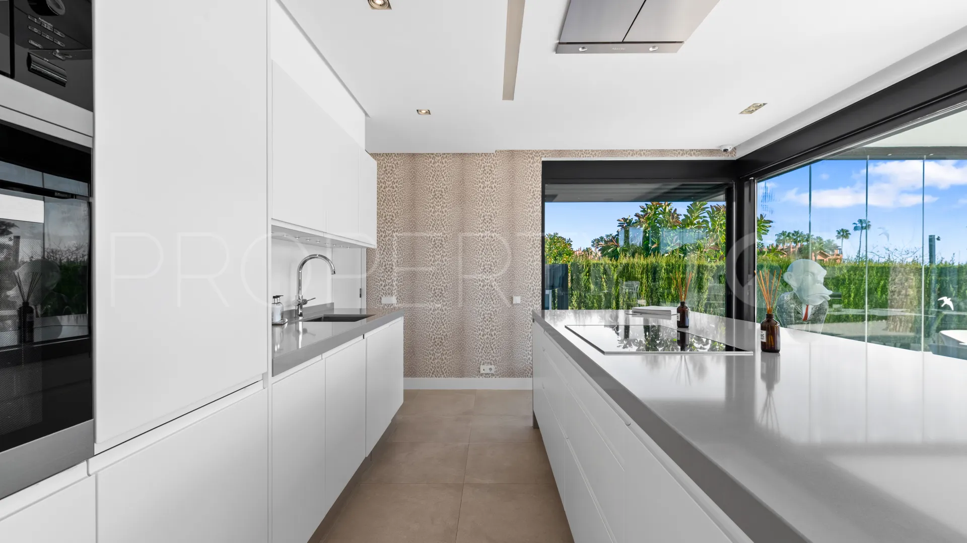 Villa con 4 dormitorios en venta en Los Monteros
