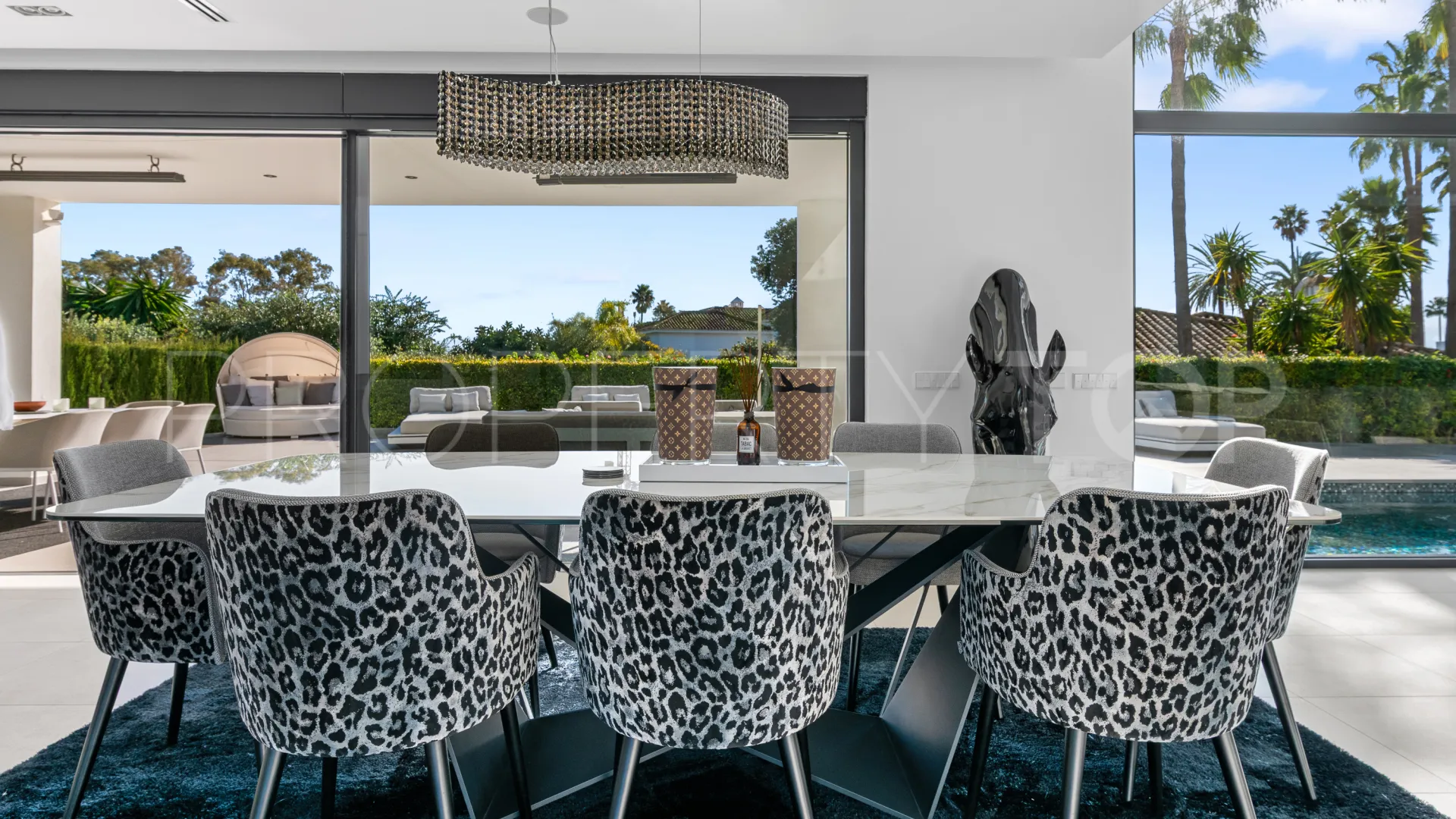 Villa con 4 dormitorios en venta en Los Monteros
