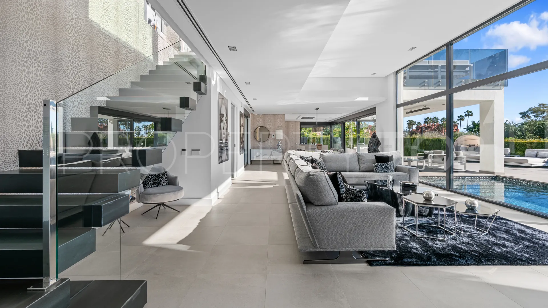 Villa con 4 dormitorios en venta en Los Monteros