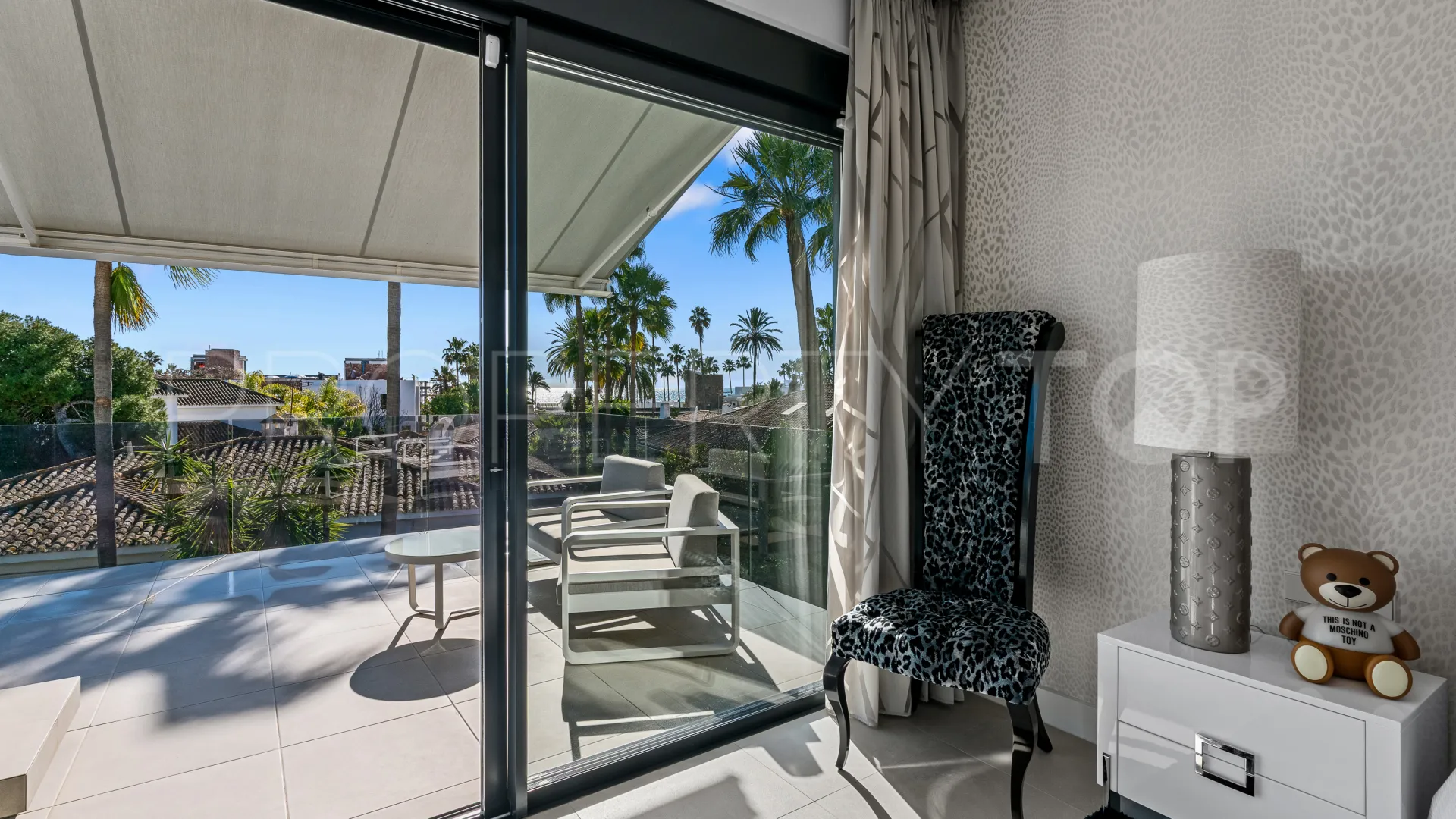 Villa con 4 dormitorios en venta en Los Monteros