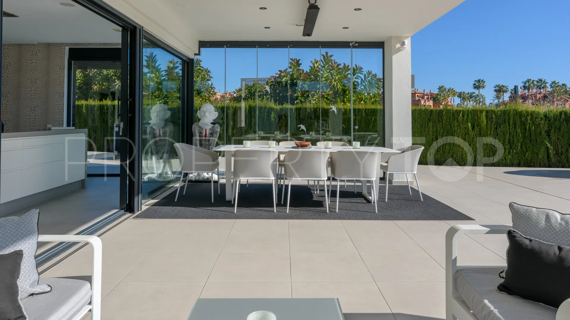 Villa con 4 dormitorios en venta en Los Monteros