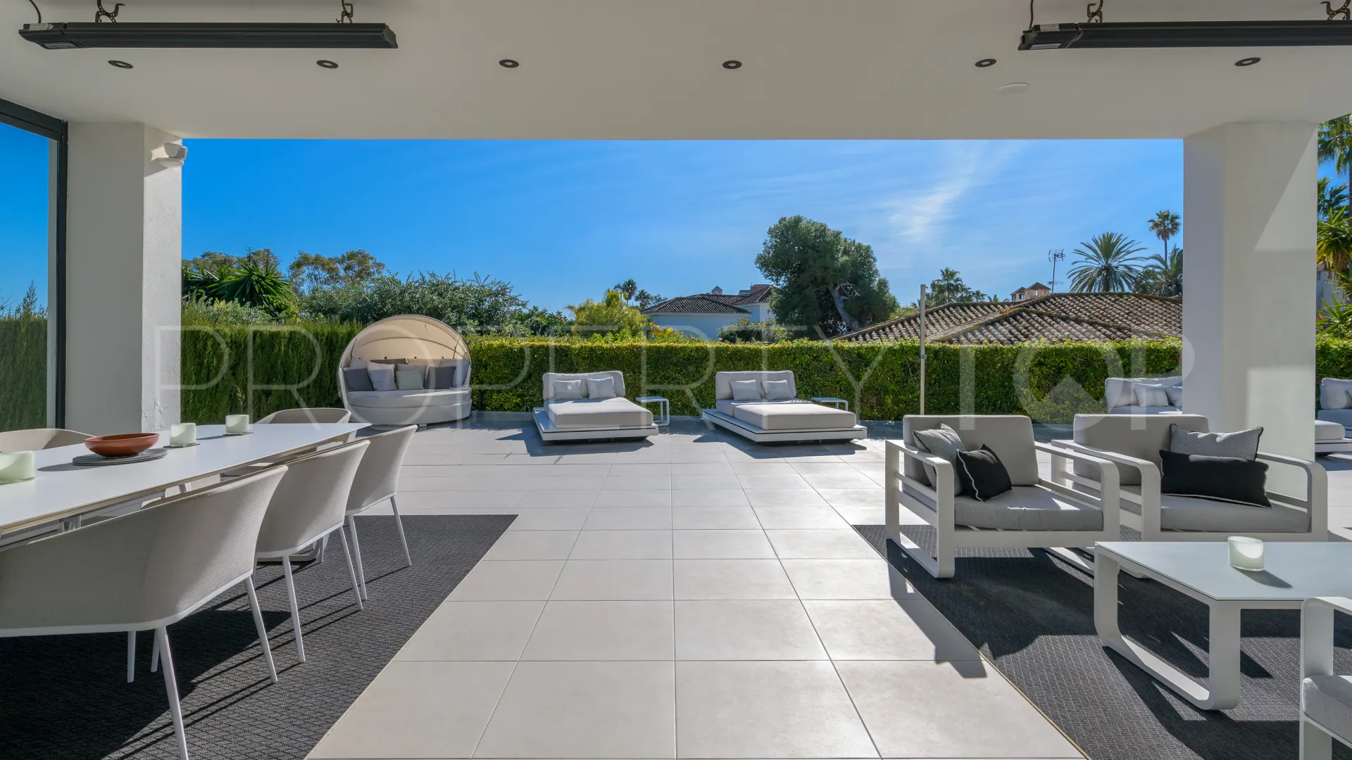 Villa con 4 dormitorios en venta en Los Monteros