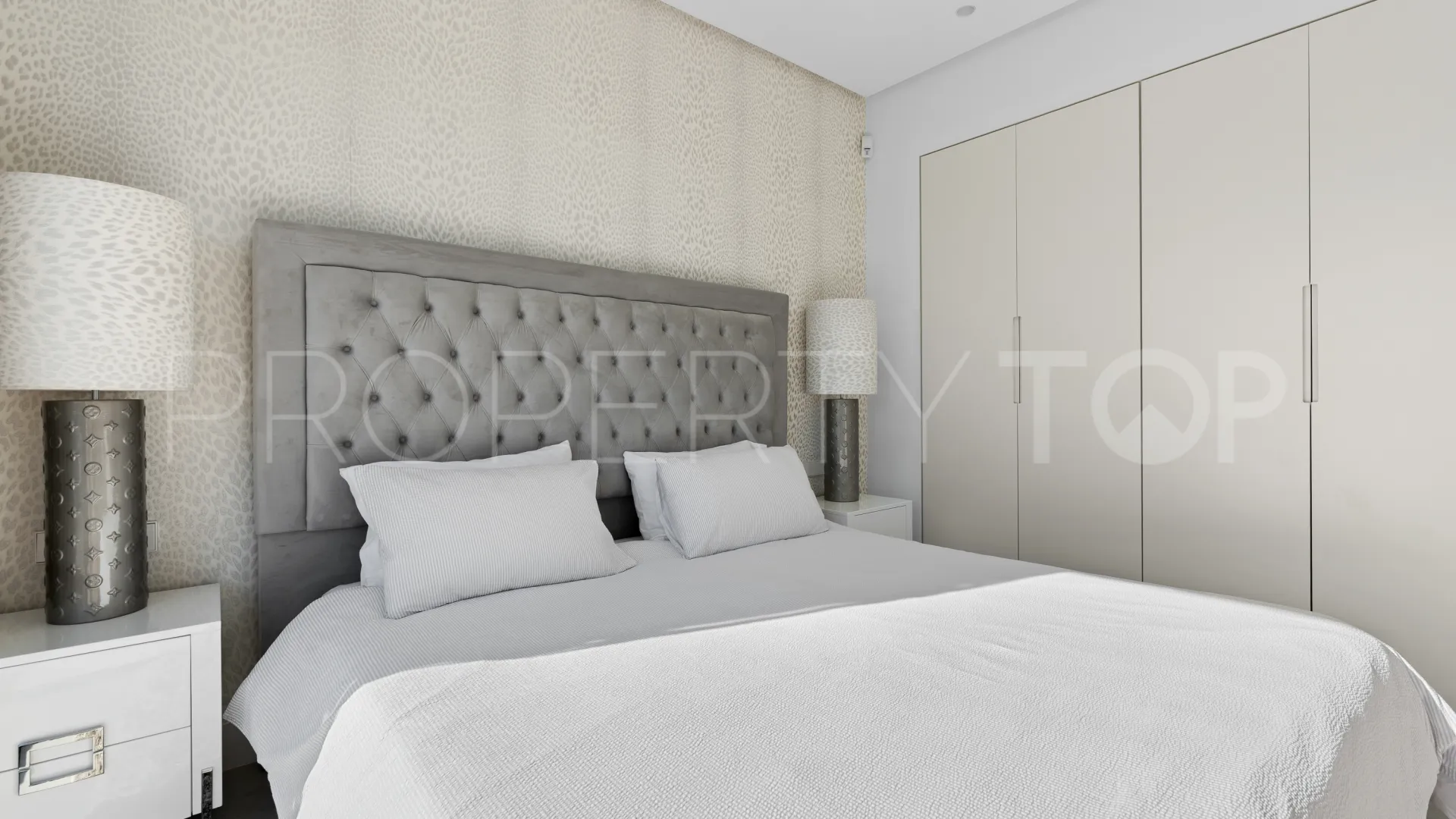 Villa con 4 dormitorios en venta en Los Monteros