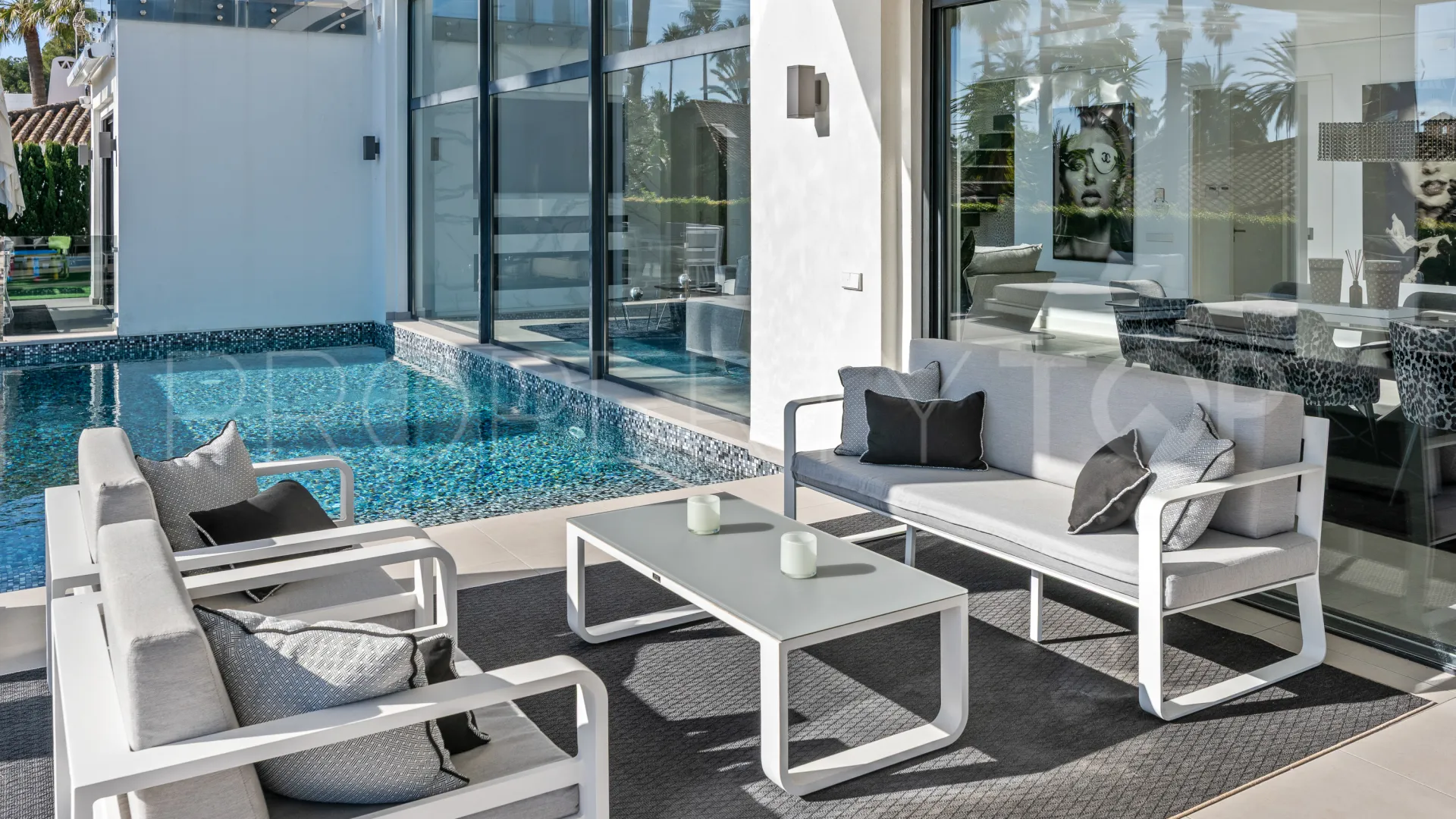 Villa con 4 dormitorios en venta en Los Monteros