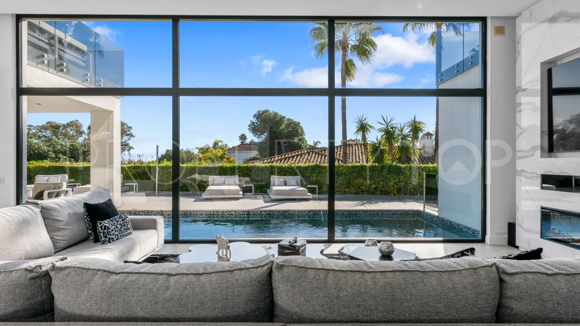 Villa con 4 dormitorios en venta en Los Monteros