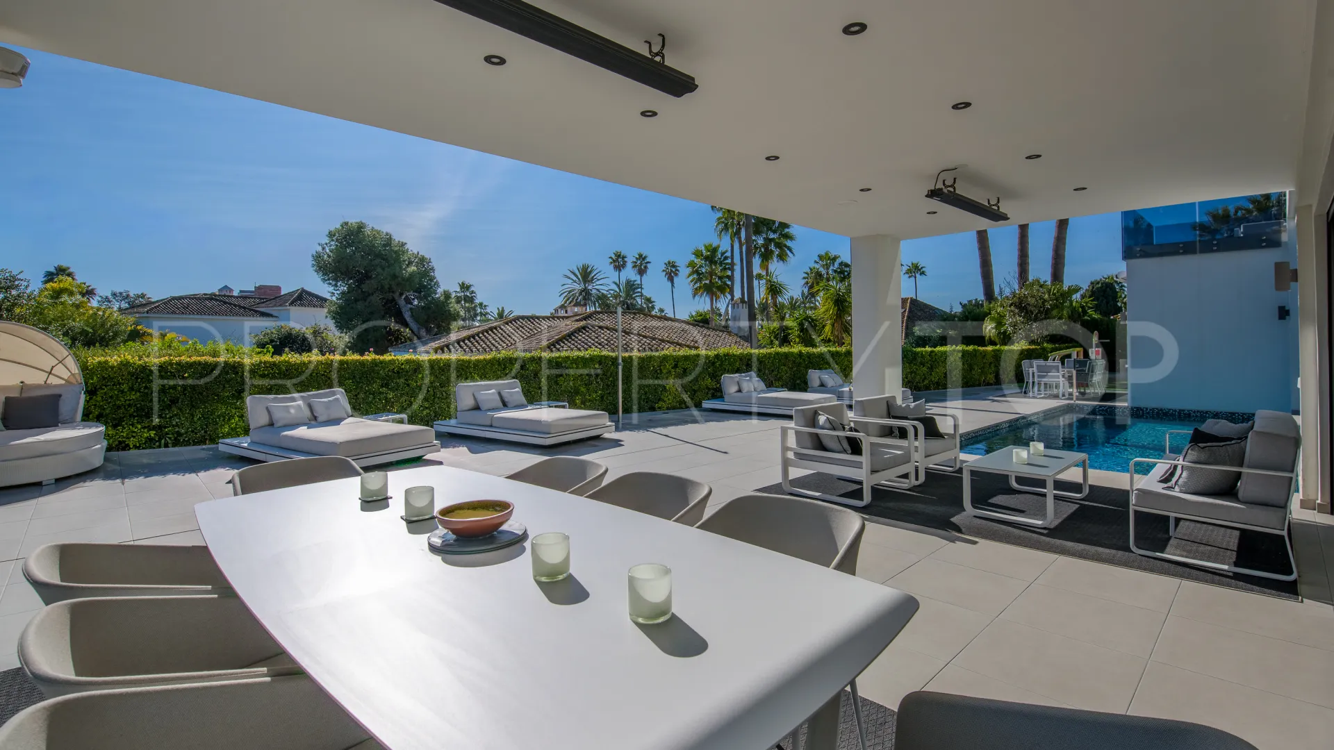 Villa con 4 dormitorios en venta en Los Monteros