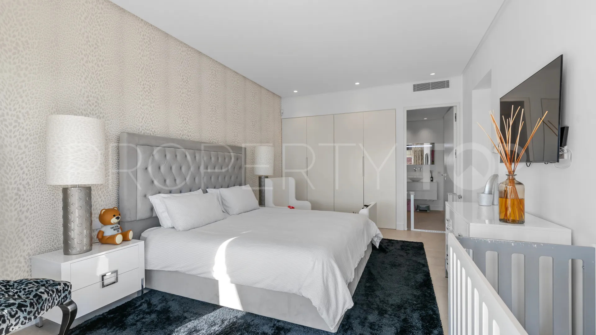 Villa con 4 dormitorios en venta en Los Monteros