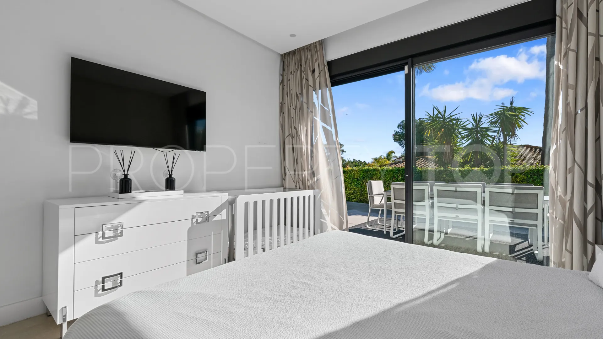 Villa con 4 dormitorios en venta en Los Monteros