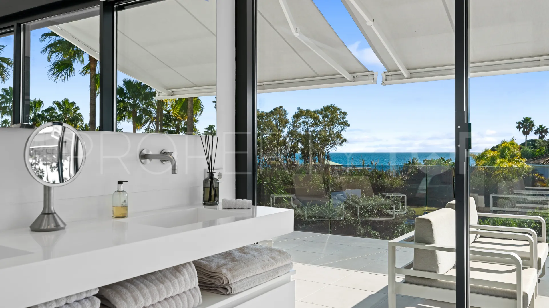 Villa con 4 dormitorios en venta en Los Monteros