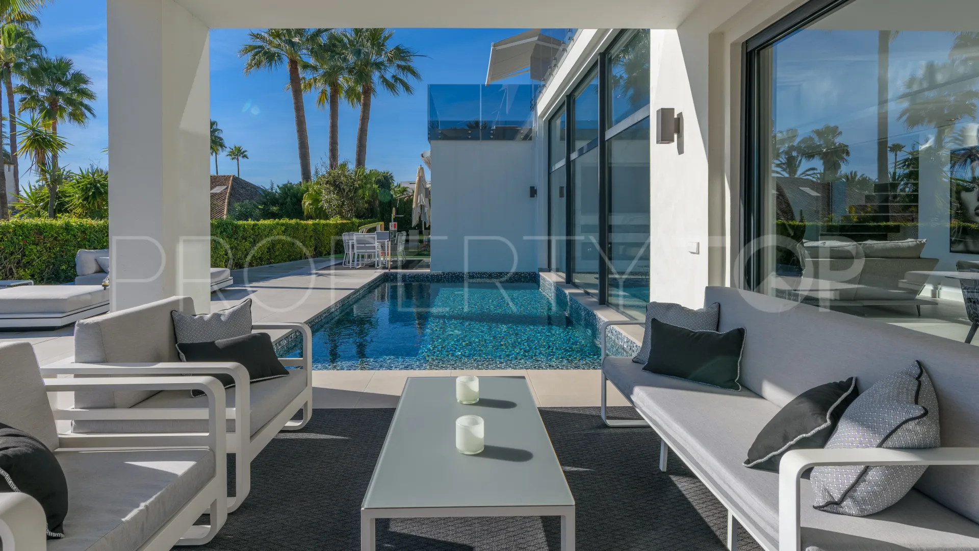 Villa con 4 dormitorios en venta en Los Monteros