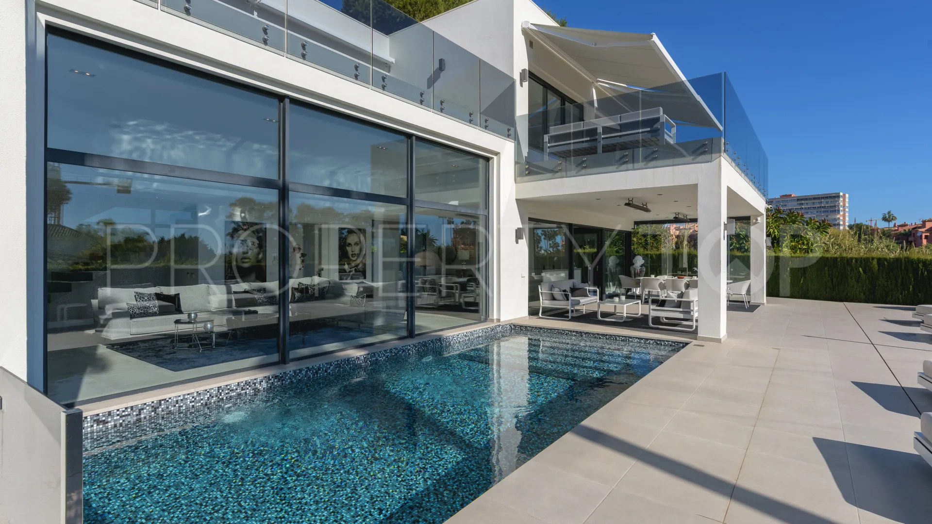 Villa con 4 dormitorios en venta en Los Monteros