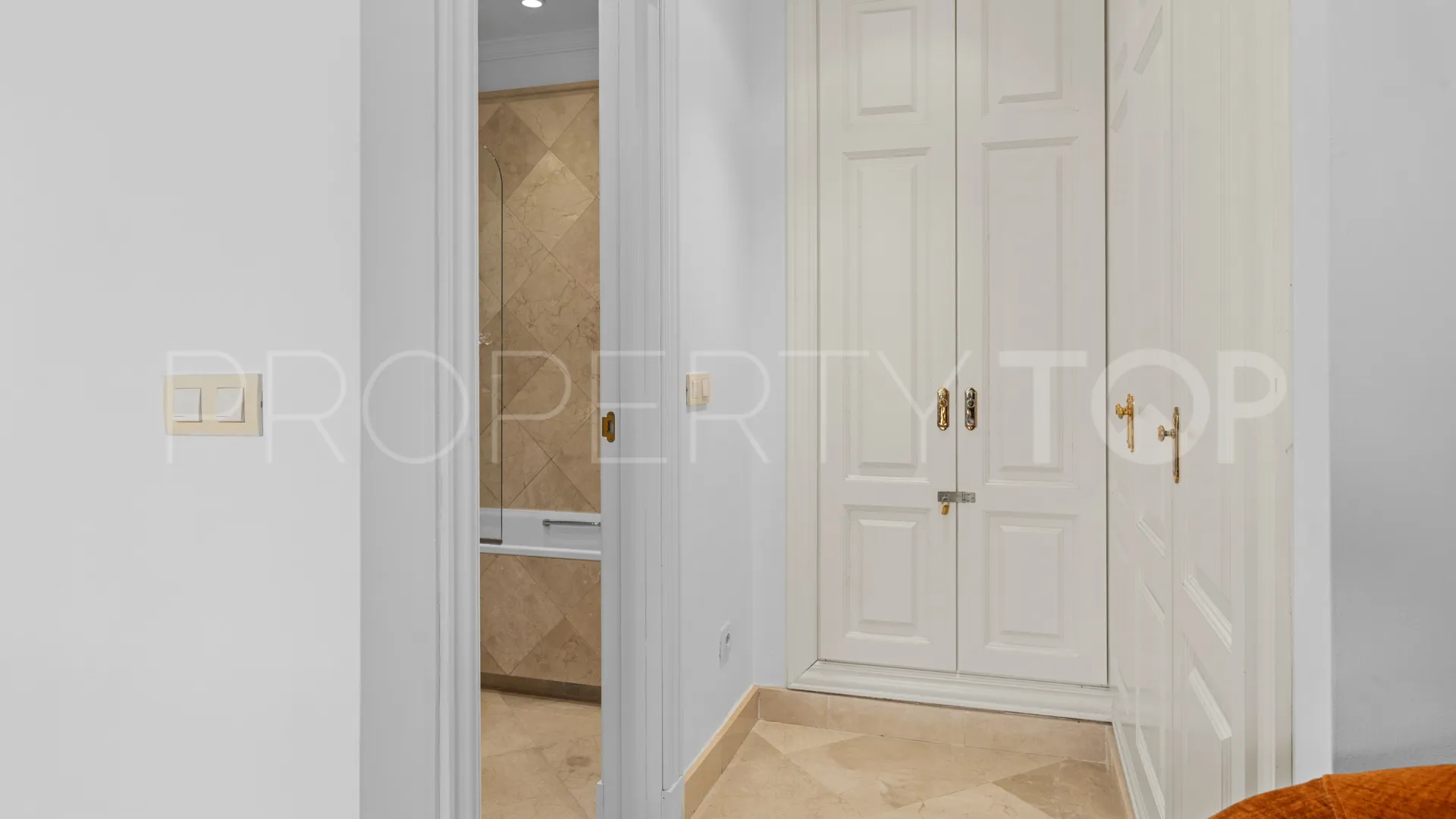 Majestic ground floor apartment for sale