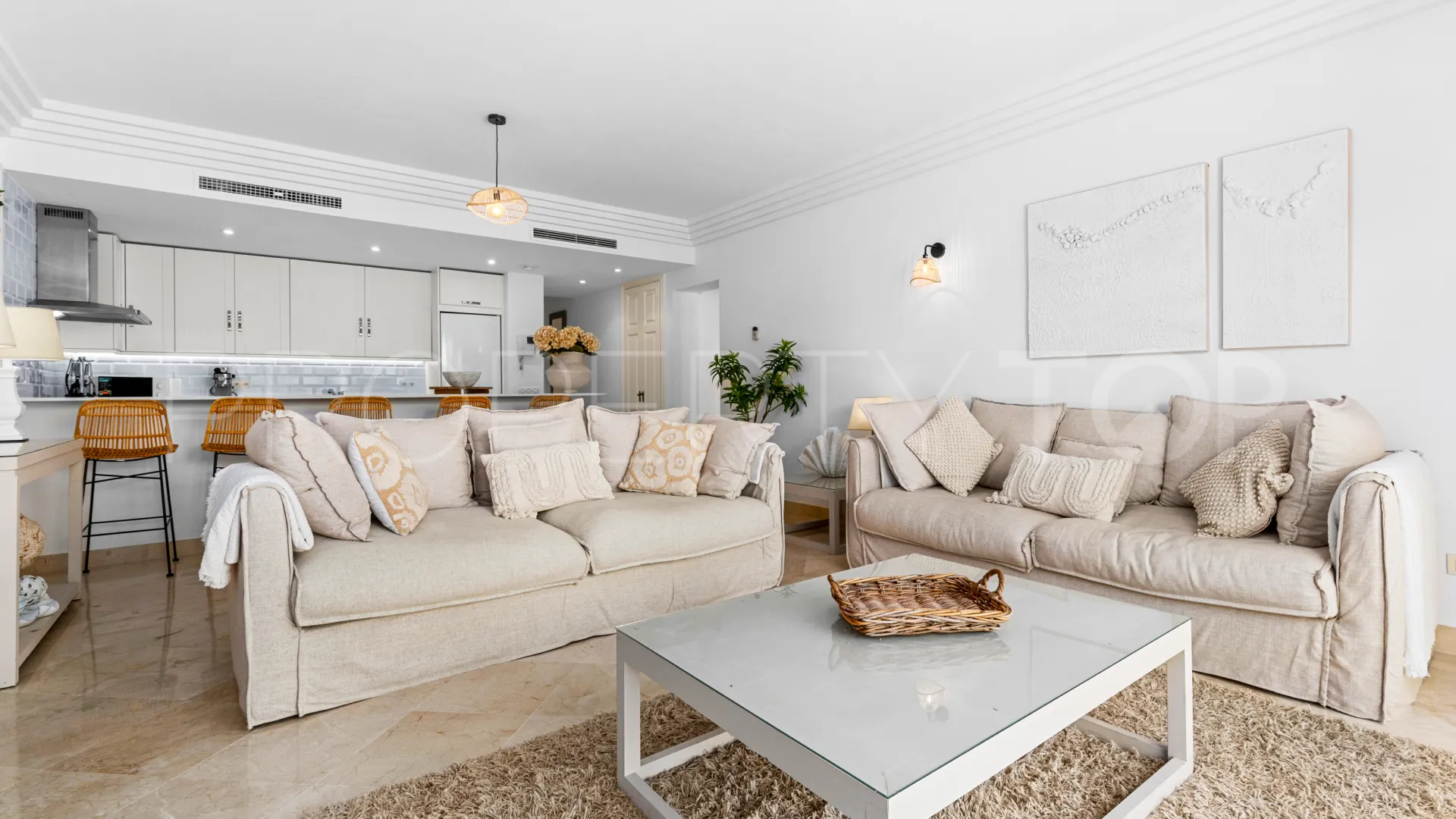 Majestic ground floor apartment for sale