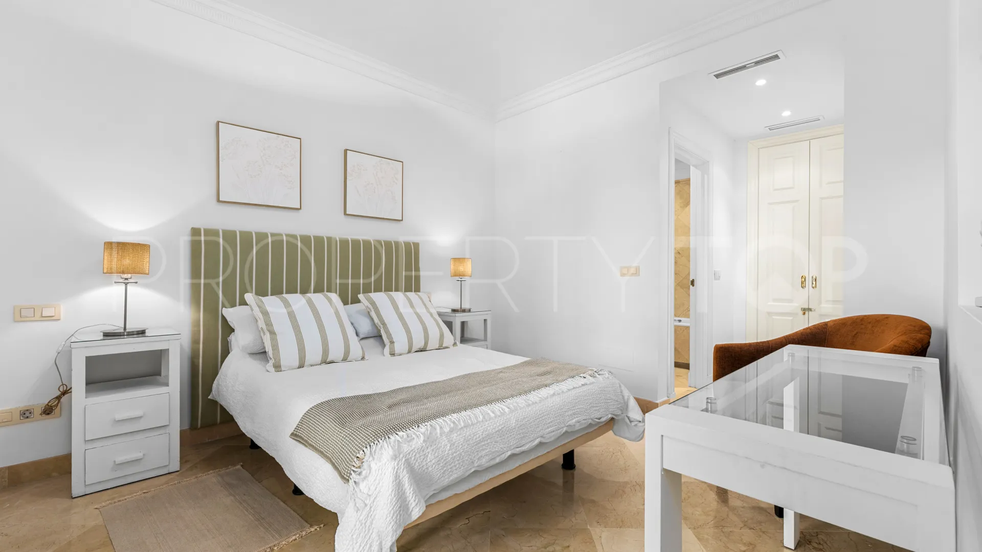 Majestic ground floor apartment for sale