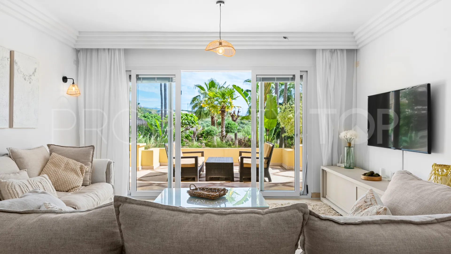 Majestic ground floor apartment for sale