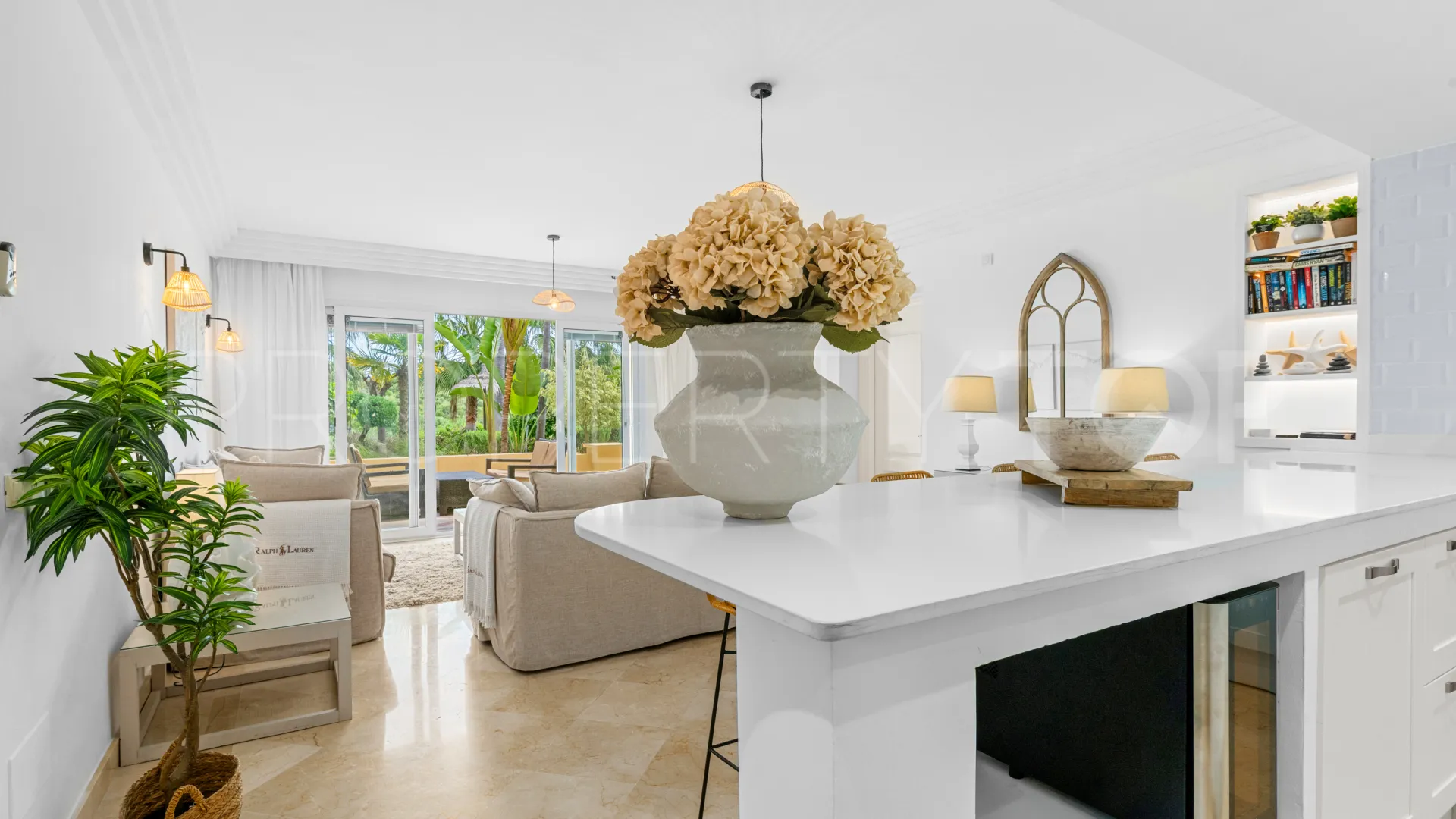Majestic ground floor apartment for sale