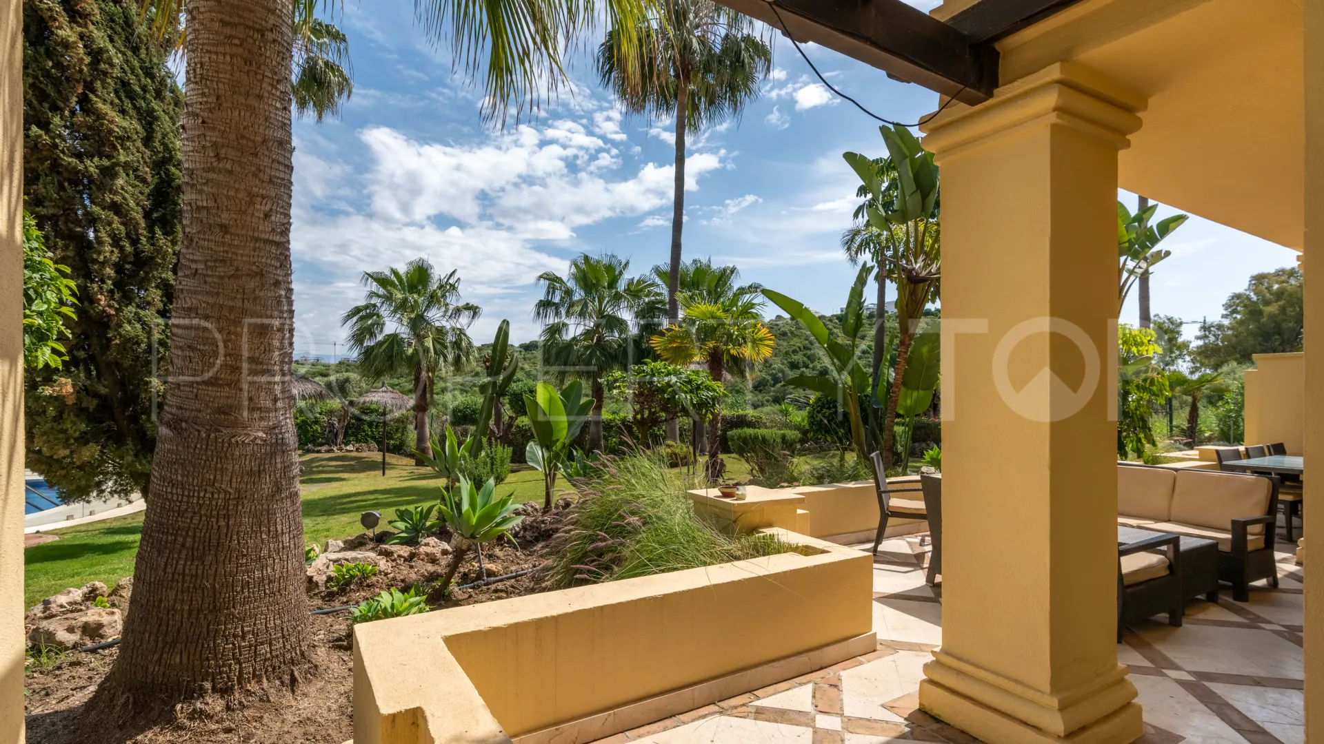 Majestic ground floor apartment for sale
